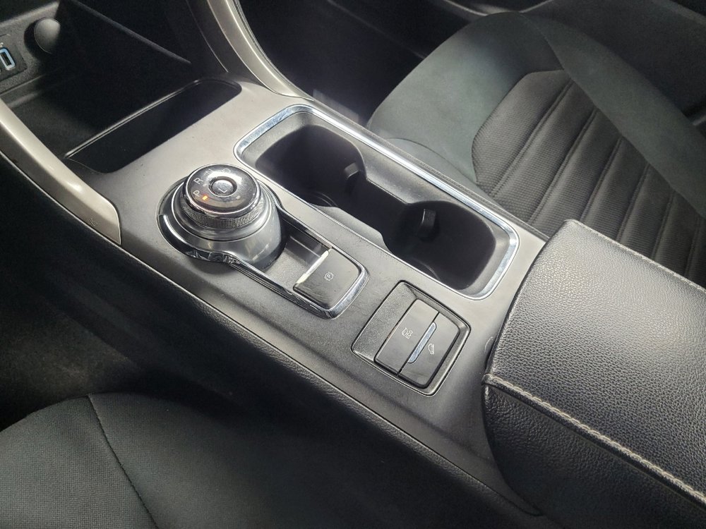 Used 2019 Ford Fusion SE image 26