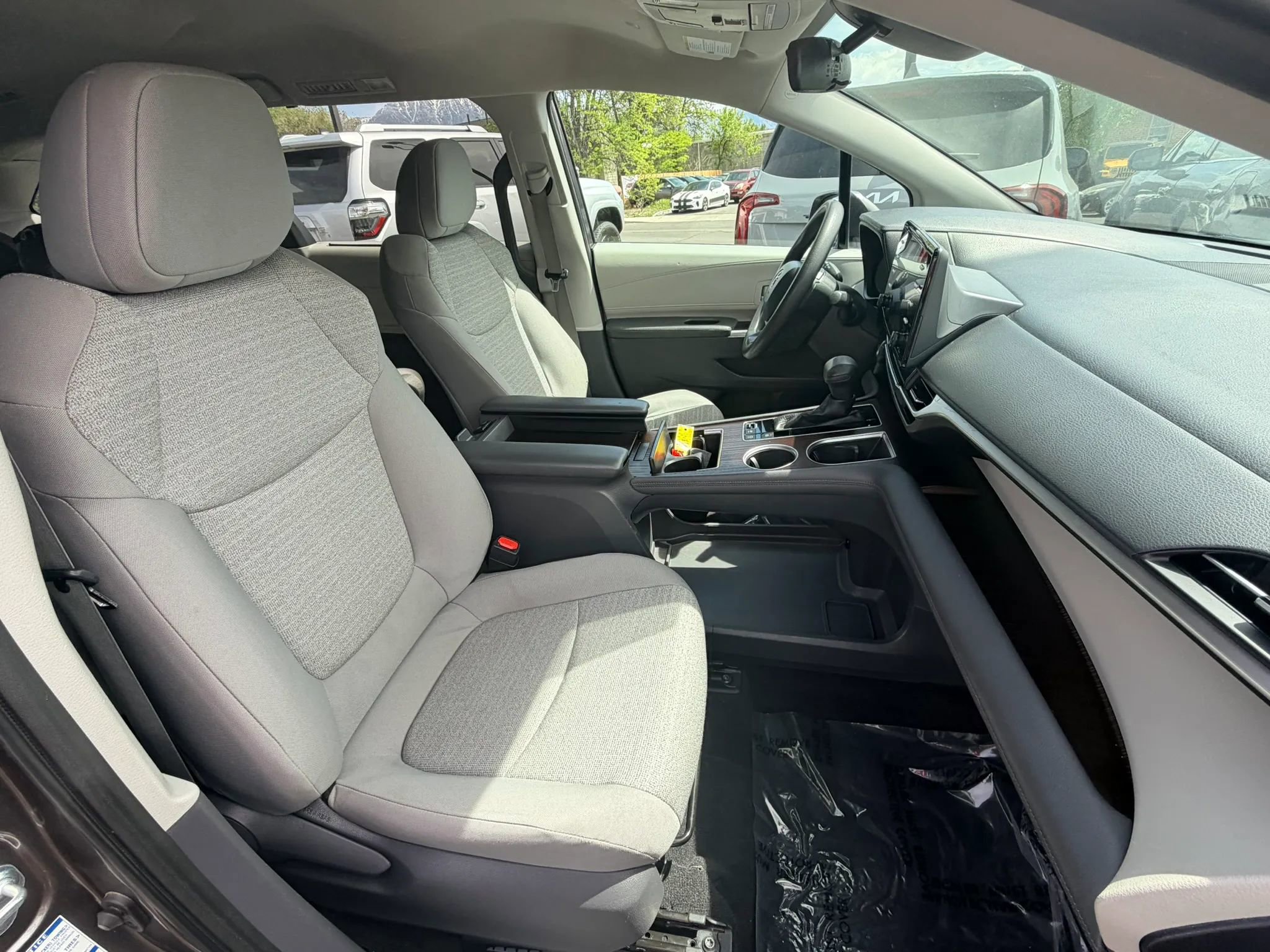 Used 2021 Toyota Sienna LE AWD/4WD image 23
