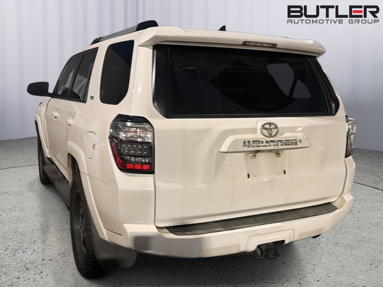 Used 2019 Toyota 4Runner SR5 AWD/4WD image 10