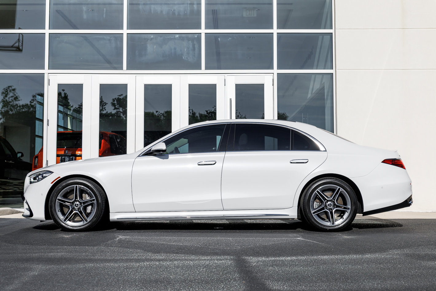 Used 2025 Mercedes-Benz S 580 4MATIC Sedan image 4