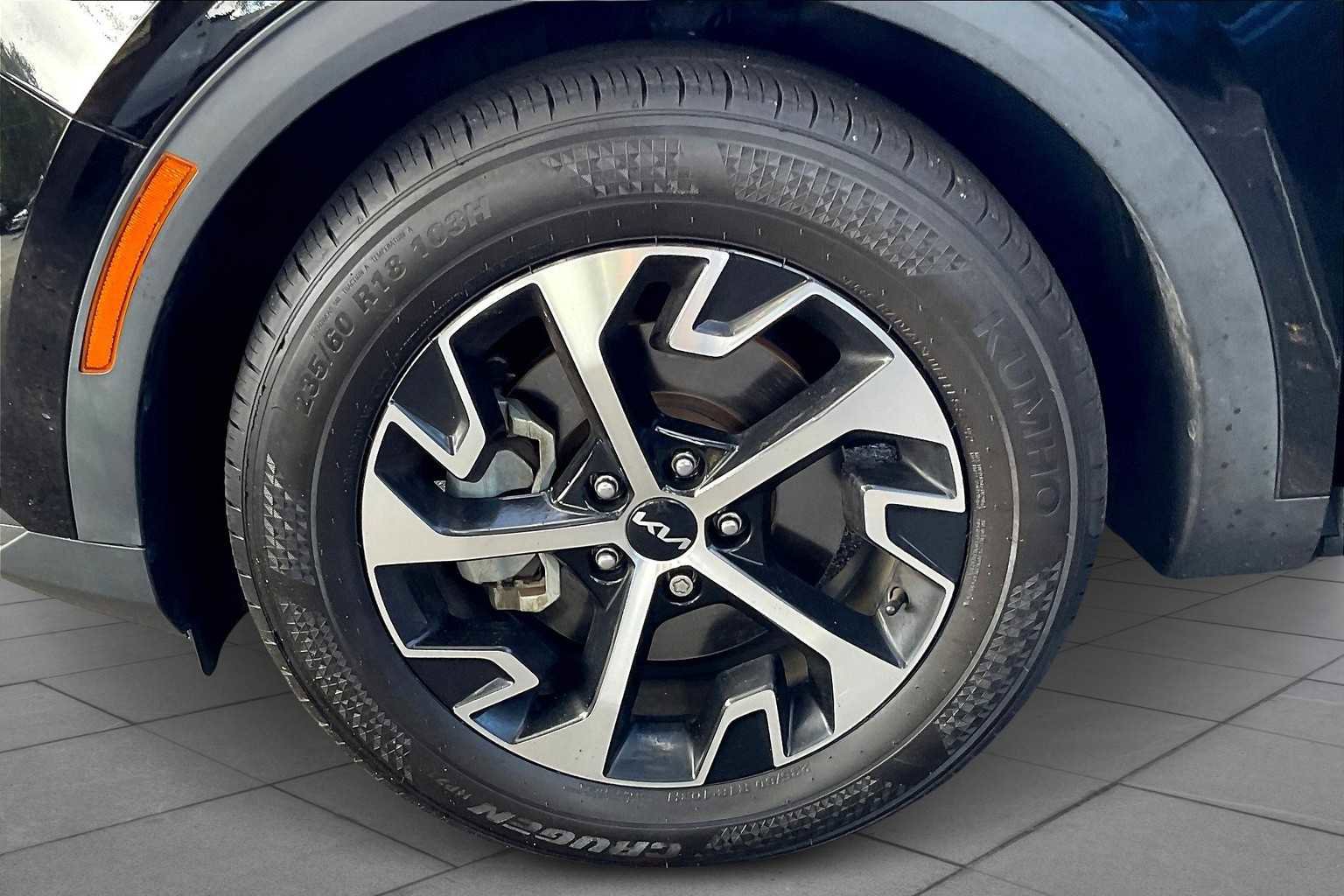 Used 2023 Kia Sportage EX image 9