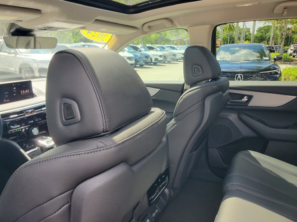 Used 2024 Acura MDX FWD image 11