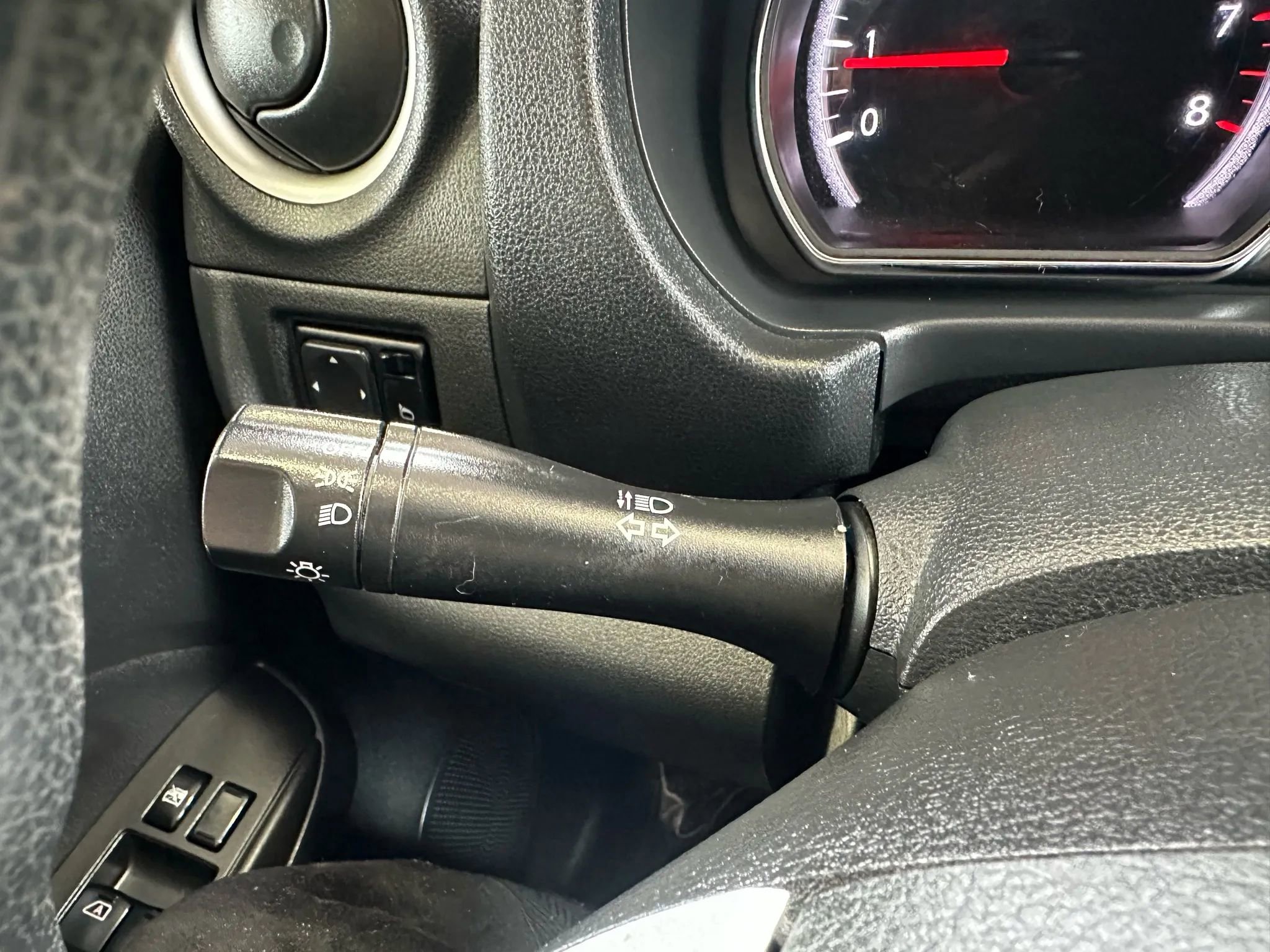 Used 2019 Nissan Versa SV image 13