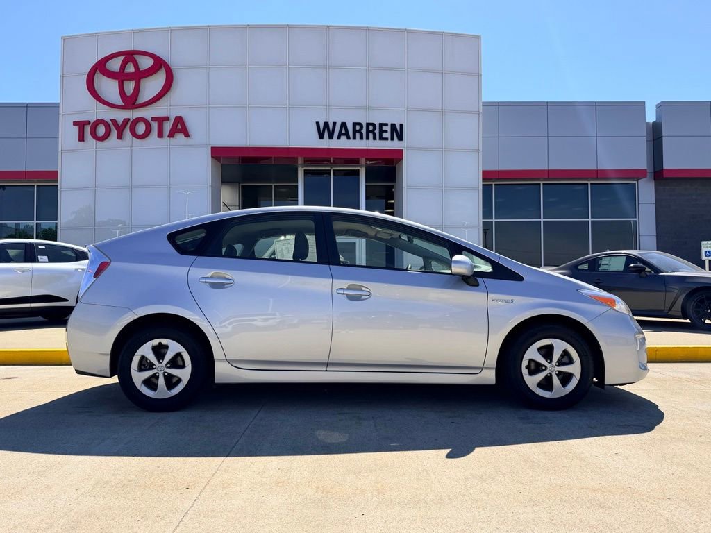 Used 2015 Toyota Prius Two FWD image 3