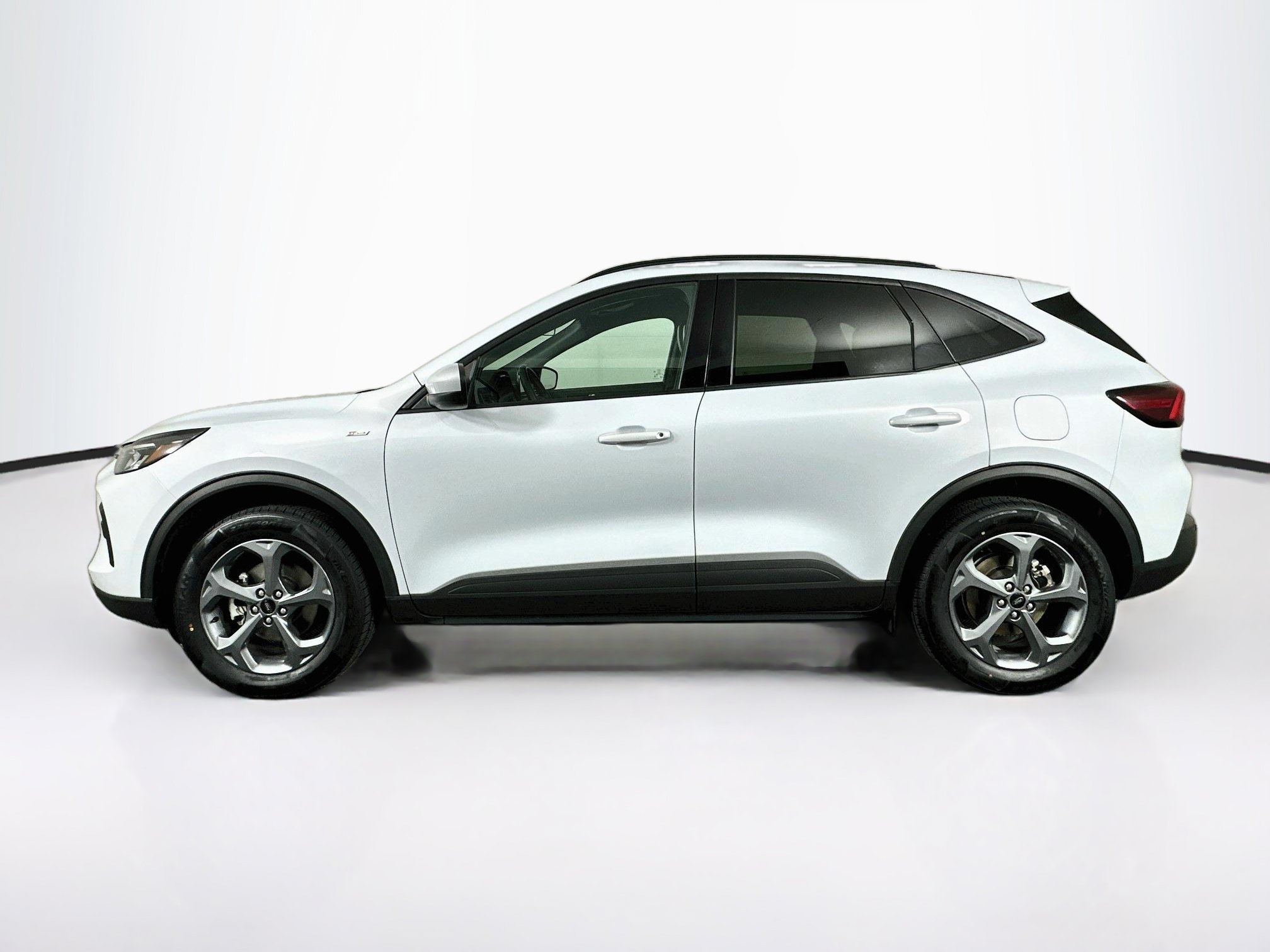 Used 2025 Ford Escape ST-Line Select AWD/4WD image 4