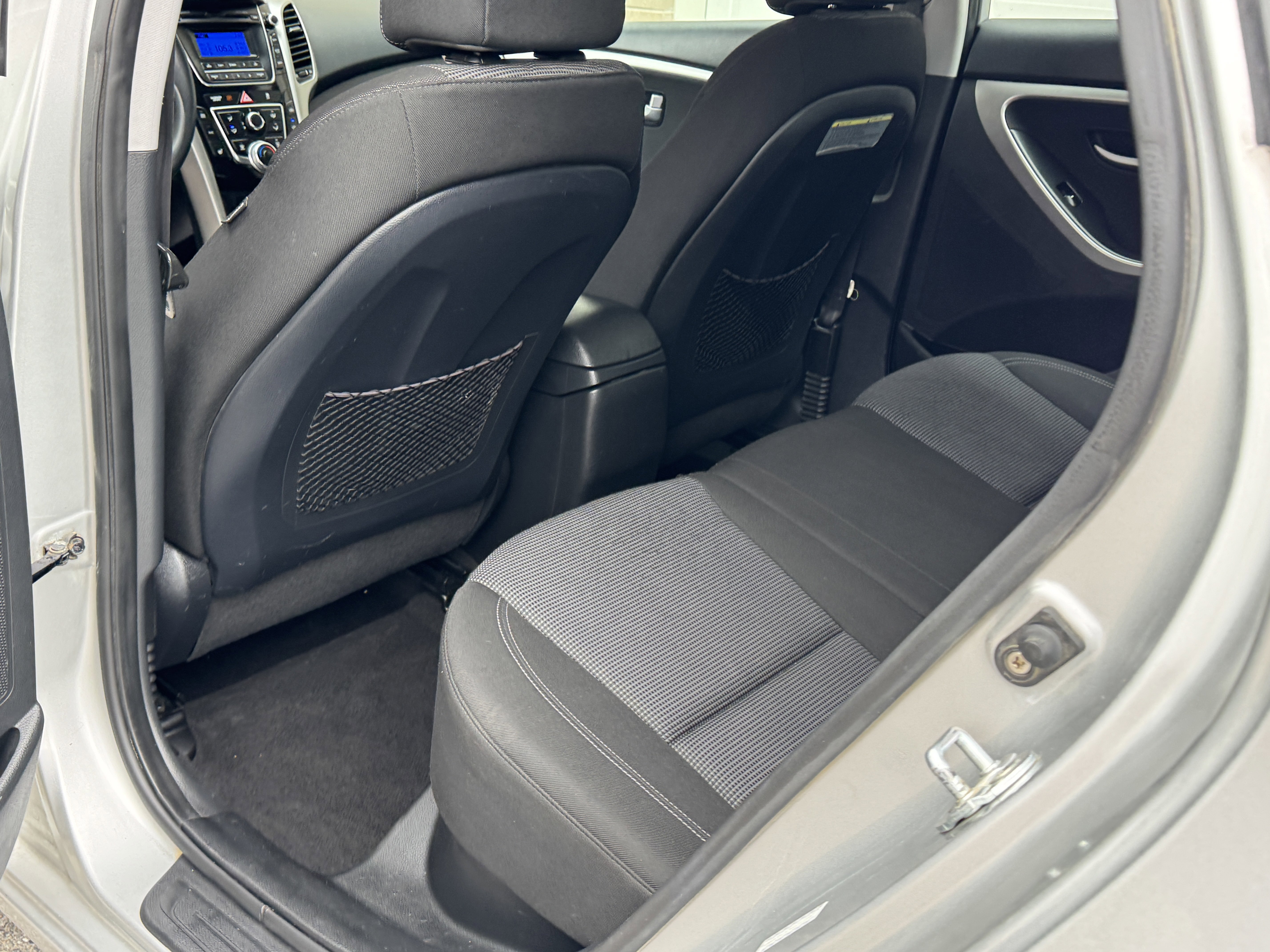 Used 2016 Hyundai Elantra GT FWD image 23