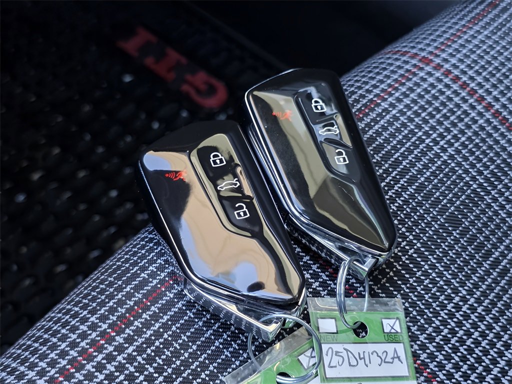 Used 2022 Volkswagen GTI SE image 37