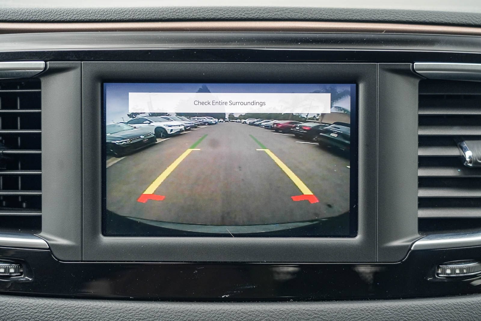 Used 2022 Chrysler Voyager LX FWD image 24