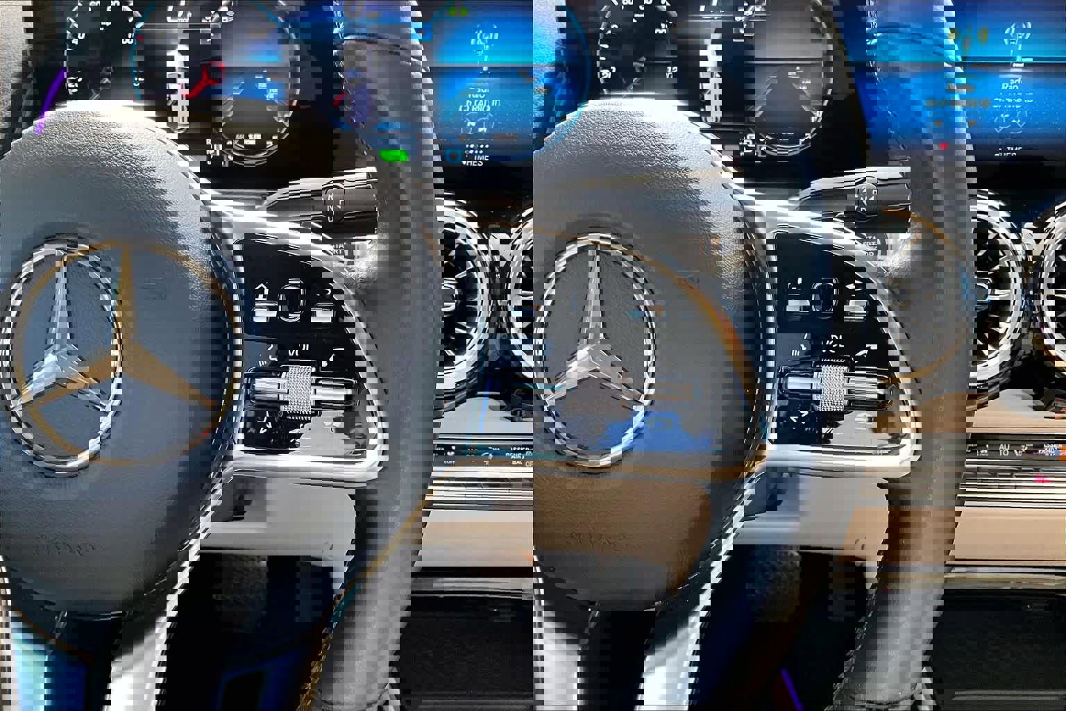 Certified 2023 Mercedes-Benz EQB 300 4MATIC image 25