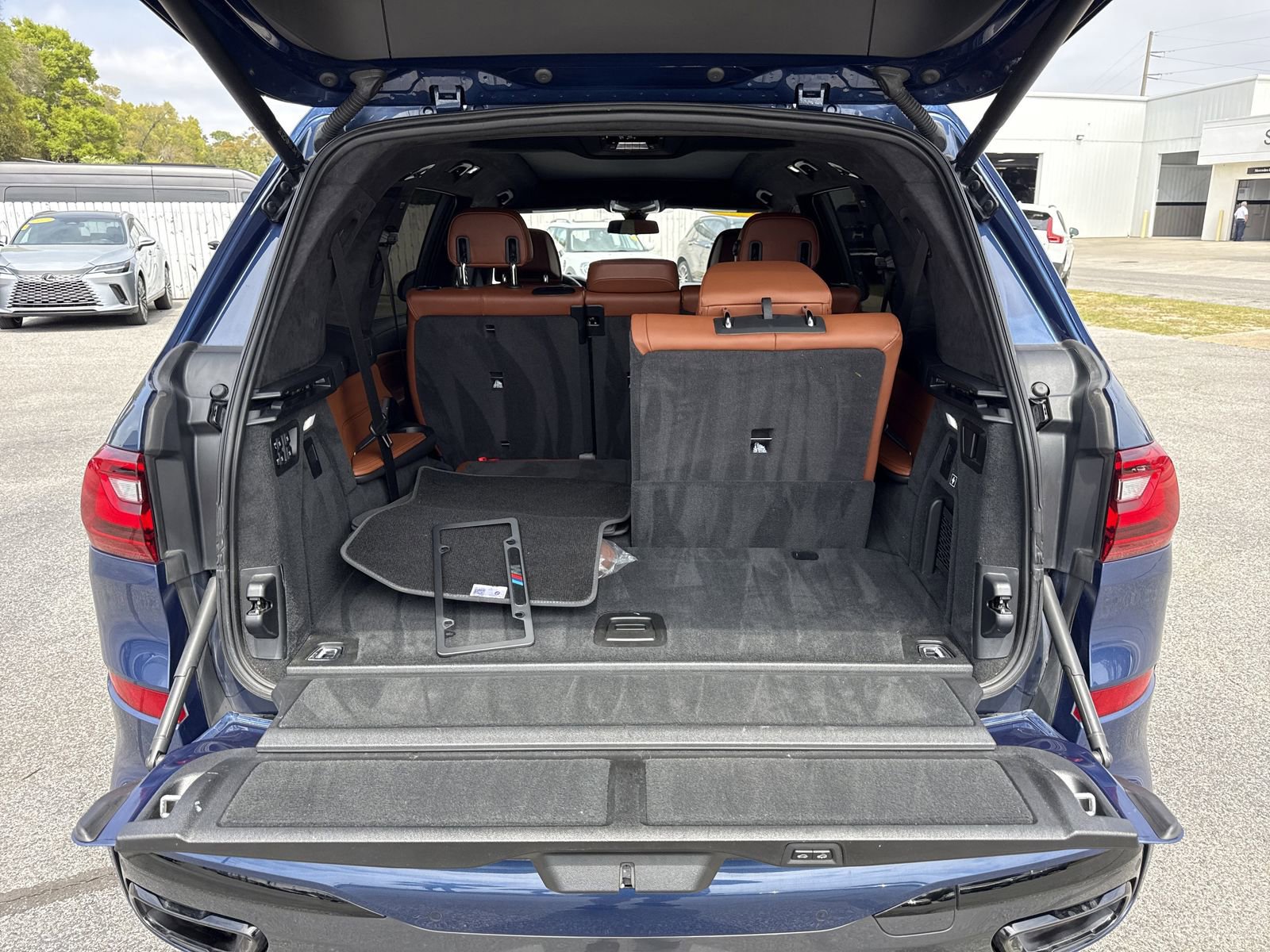 Used 2022 BMW X7 xDrive40i w/ M Sport Package image 45