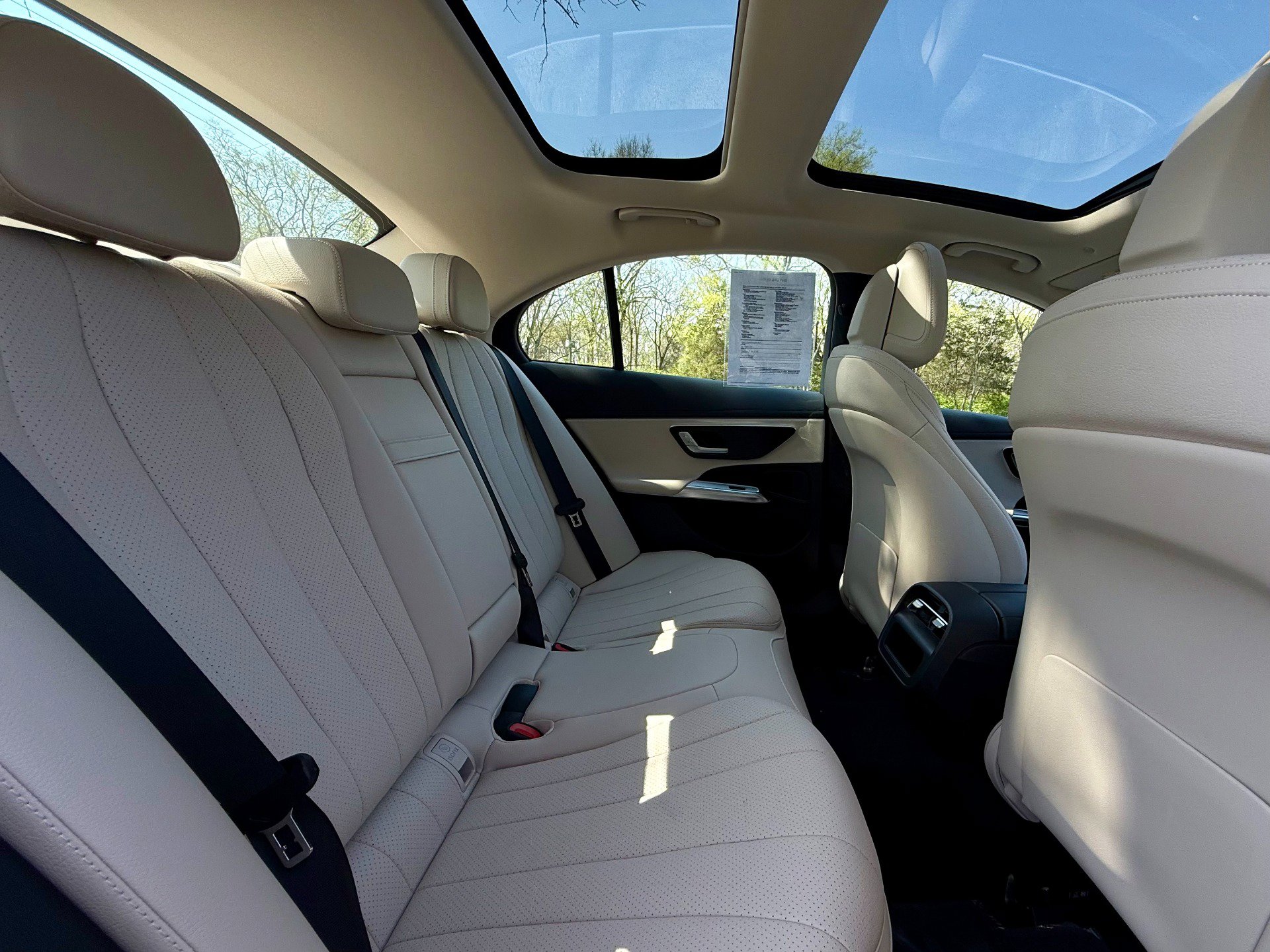 Used 2025 Mercedes-Benz E 350 Sedan image 13