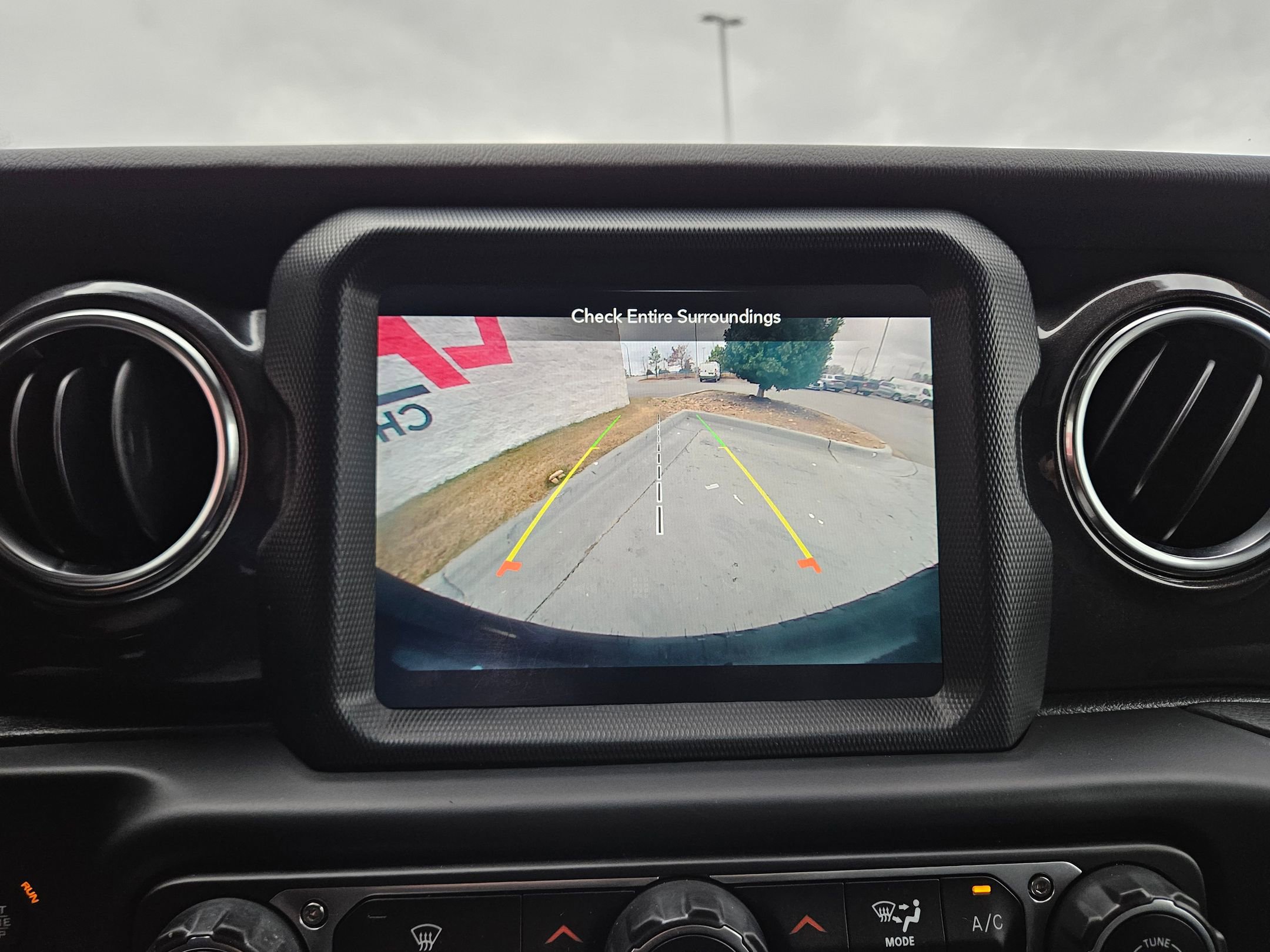 Used 2021 Jeep Wrangler Unlimited Sahara image 33