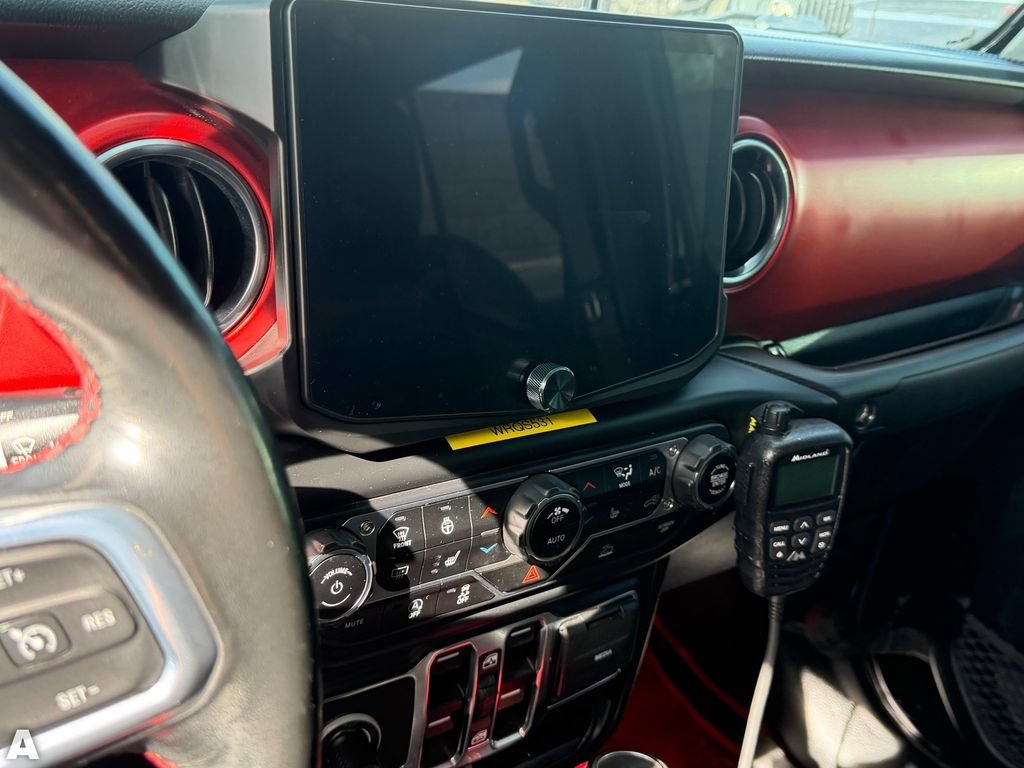 Used 2020 Jeep Gladiator Rubicon w/ Dual Top Group AWD/4WD image 10