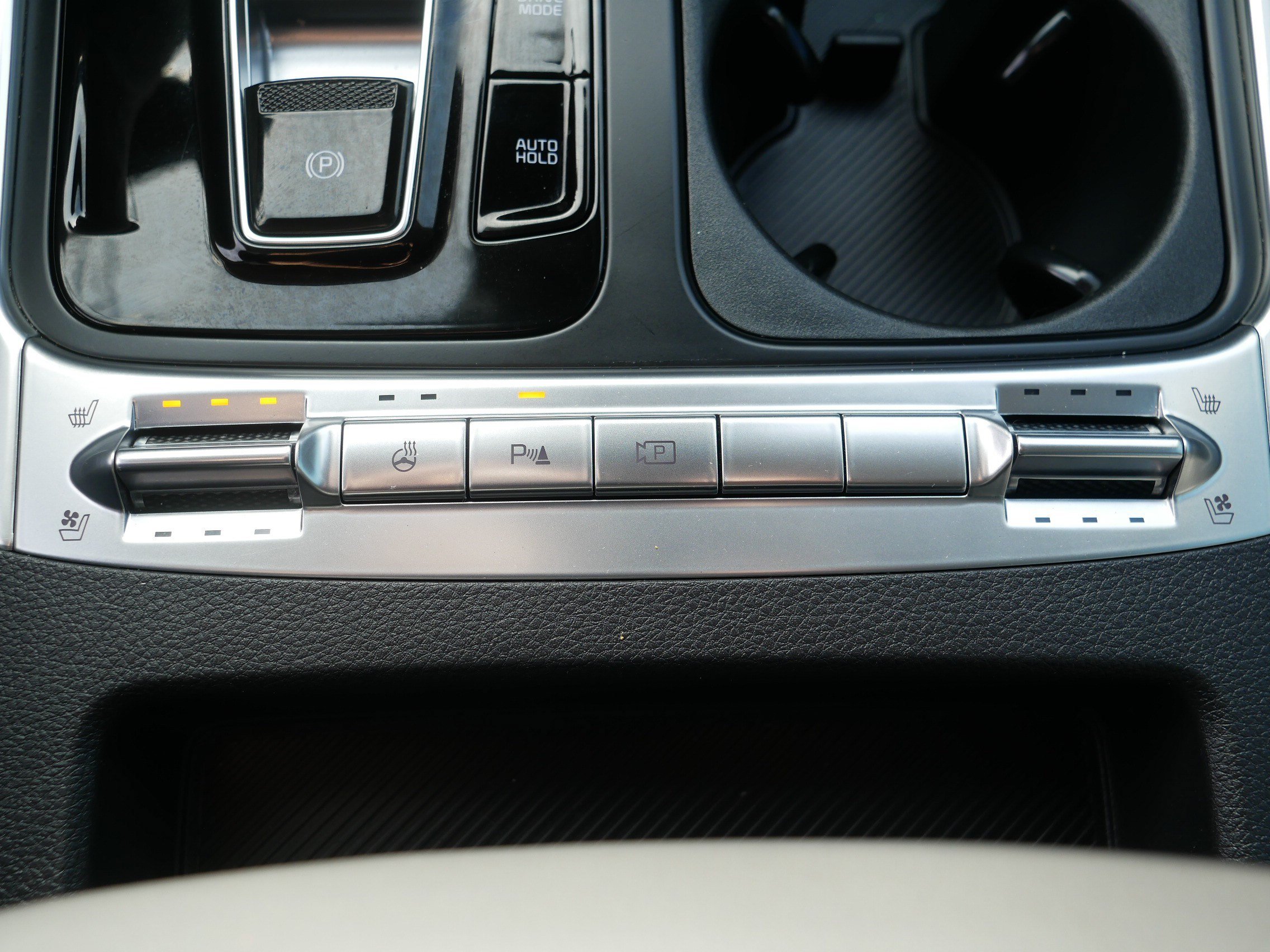 Certified 2025 Kia Carnival SX Prestige FWD image 31