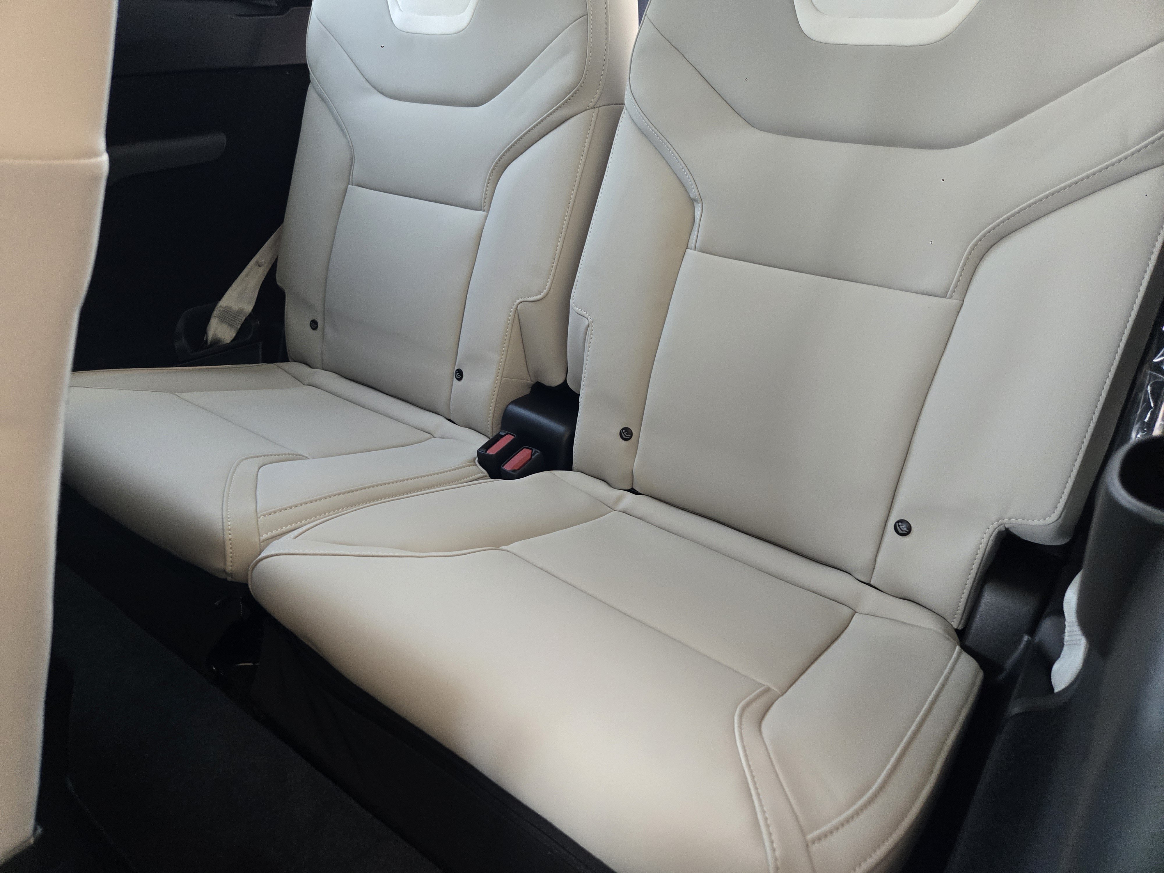 New 2026 Volvo EX90 Plus AWD/4WD image 30