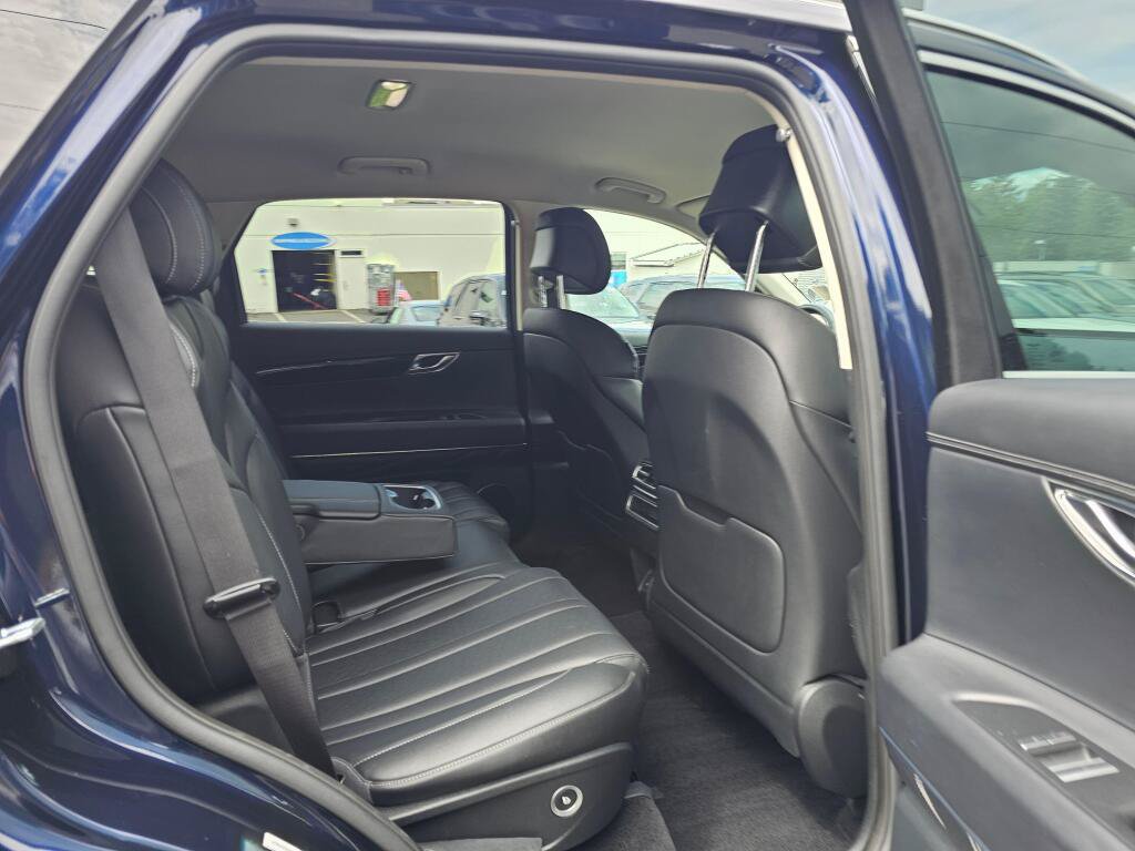 Used 2025 Genesis GV80 2.5T Standard AWD/4WD image 14