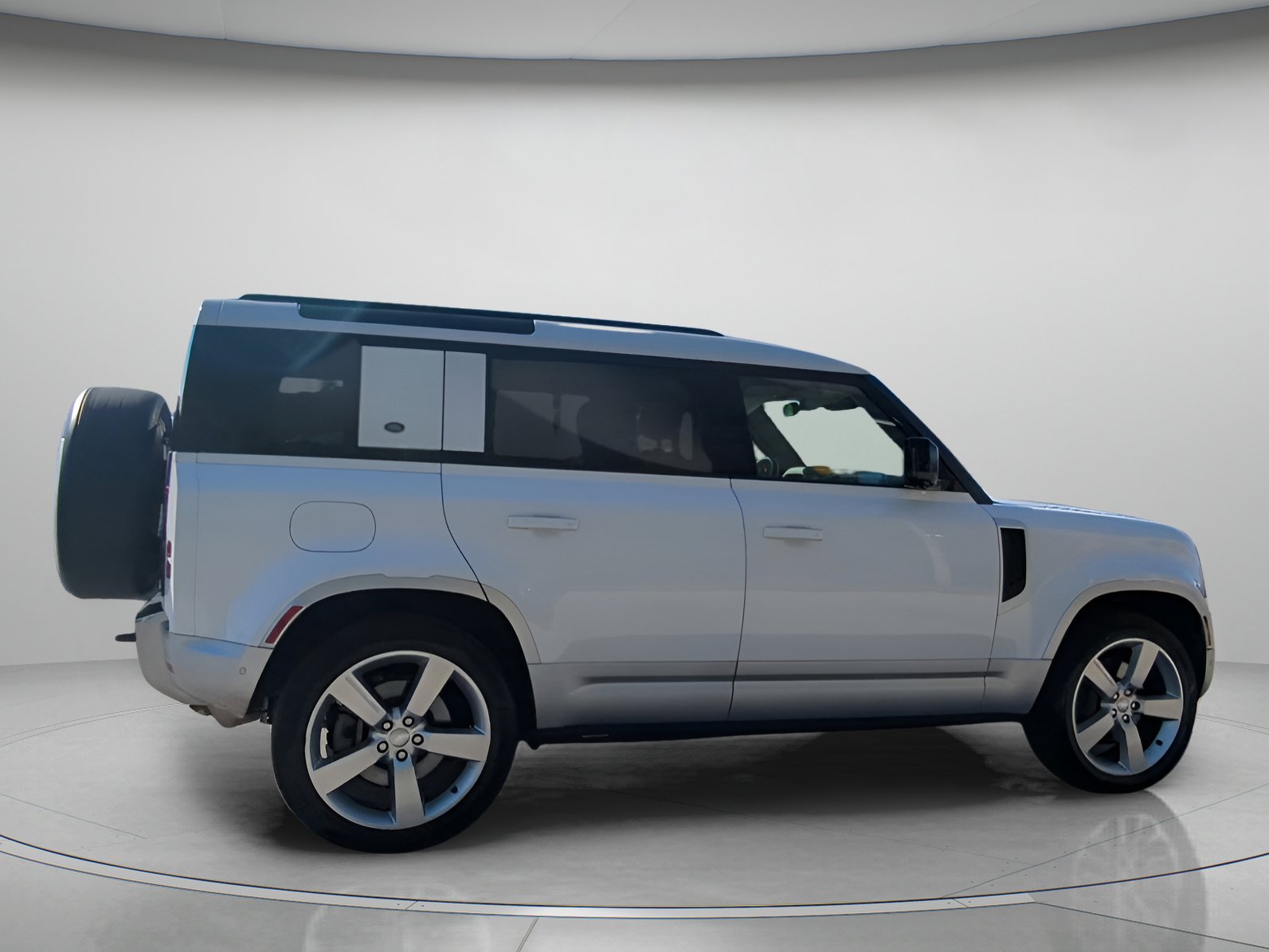 Used 2022 Land Rover Defender 110 SE image 29