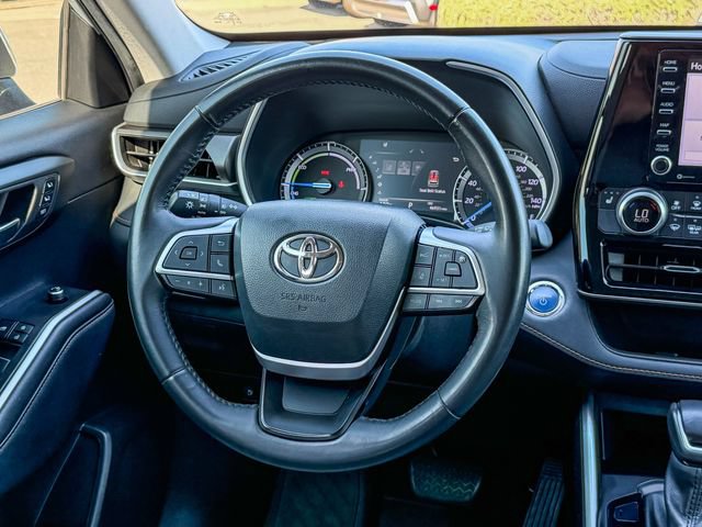 Used 2022 Toyota Highlander Bronze Edition AWD/4WD image 17