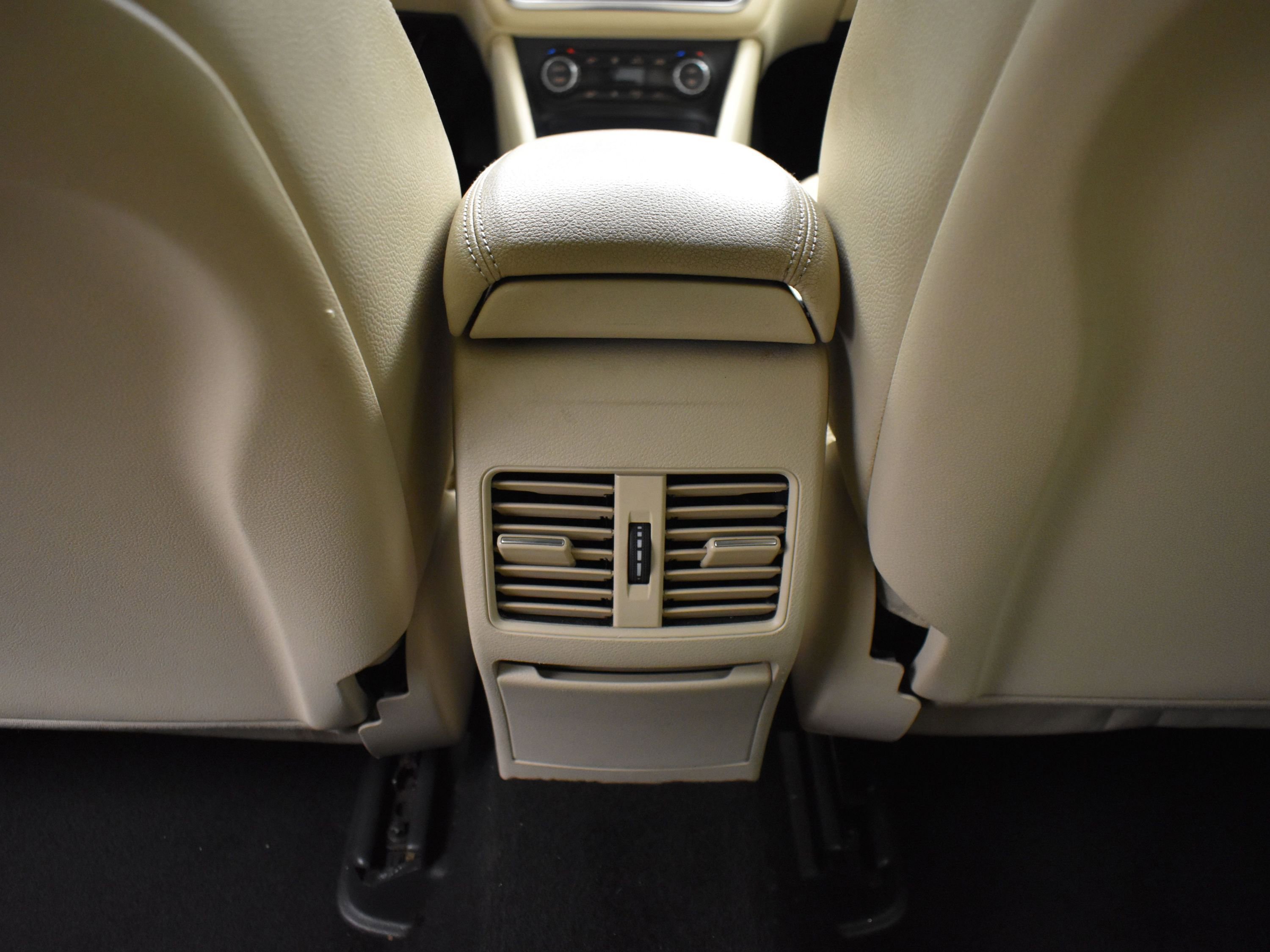 Used 2014 Mercedes-Benz CLA 250 4MATIC image 14