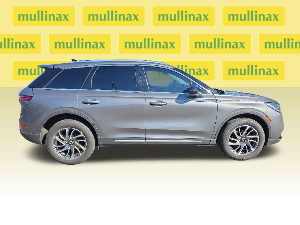 Used 2021 Lincoln Corsair AWD w/ Rear Removable Package Tray image 2