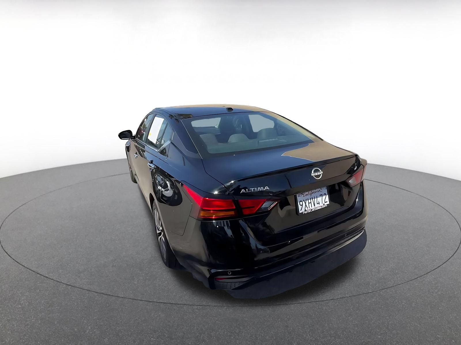 Used 2025 Nissan Altima 2.5 SV FWD image 10