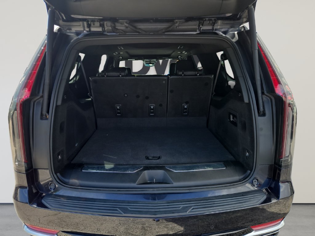 Used 2022 Cadillac Escalade ESV Premium Luxury AWD/4WD image 18