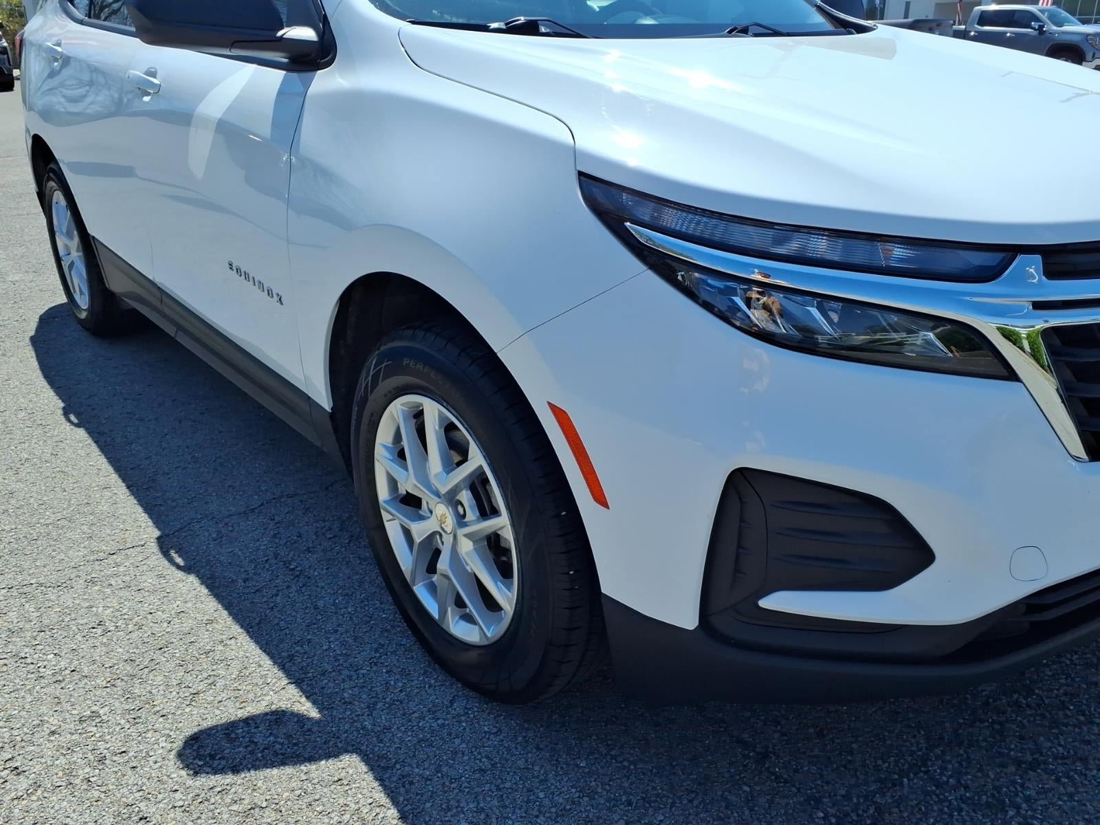 Used 2022 Chevrolet Equinox LS w/ LS Convenience Package image 19