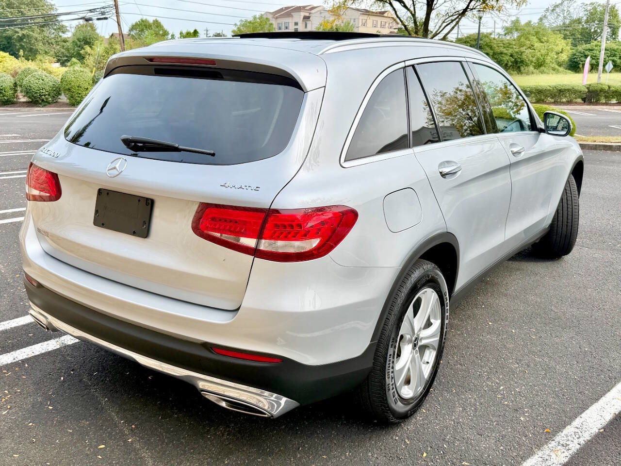 Used 2018 Mercedes-Benz GLC 300 4MATIC image 8