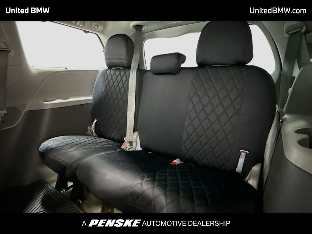 Used 2015 Toyota Sienna LE FWD image 12