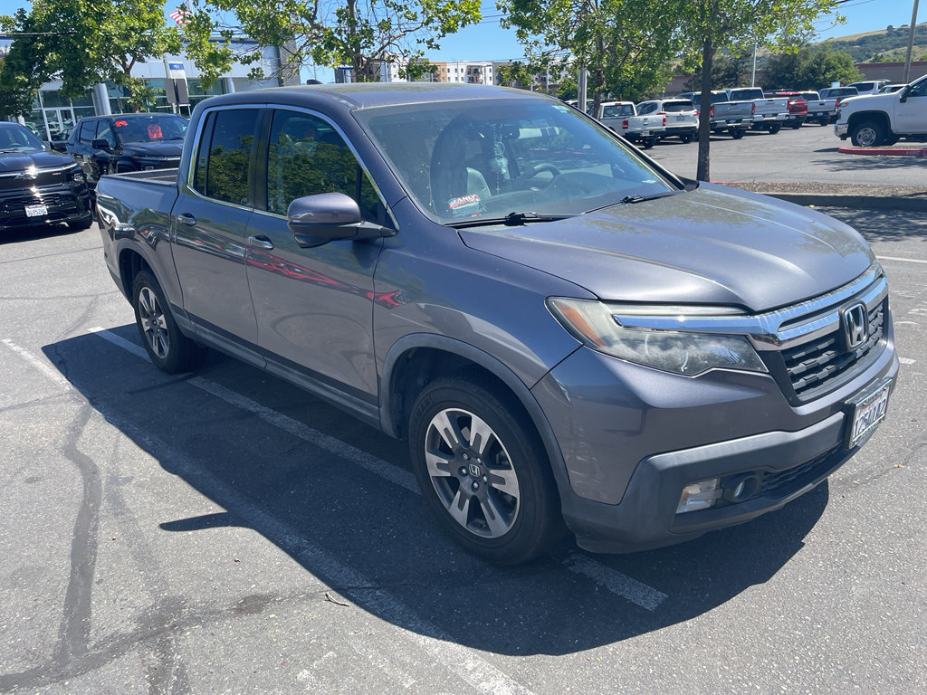 Used 2017 Honda Ridgeline RTL-T image 3
