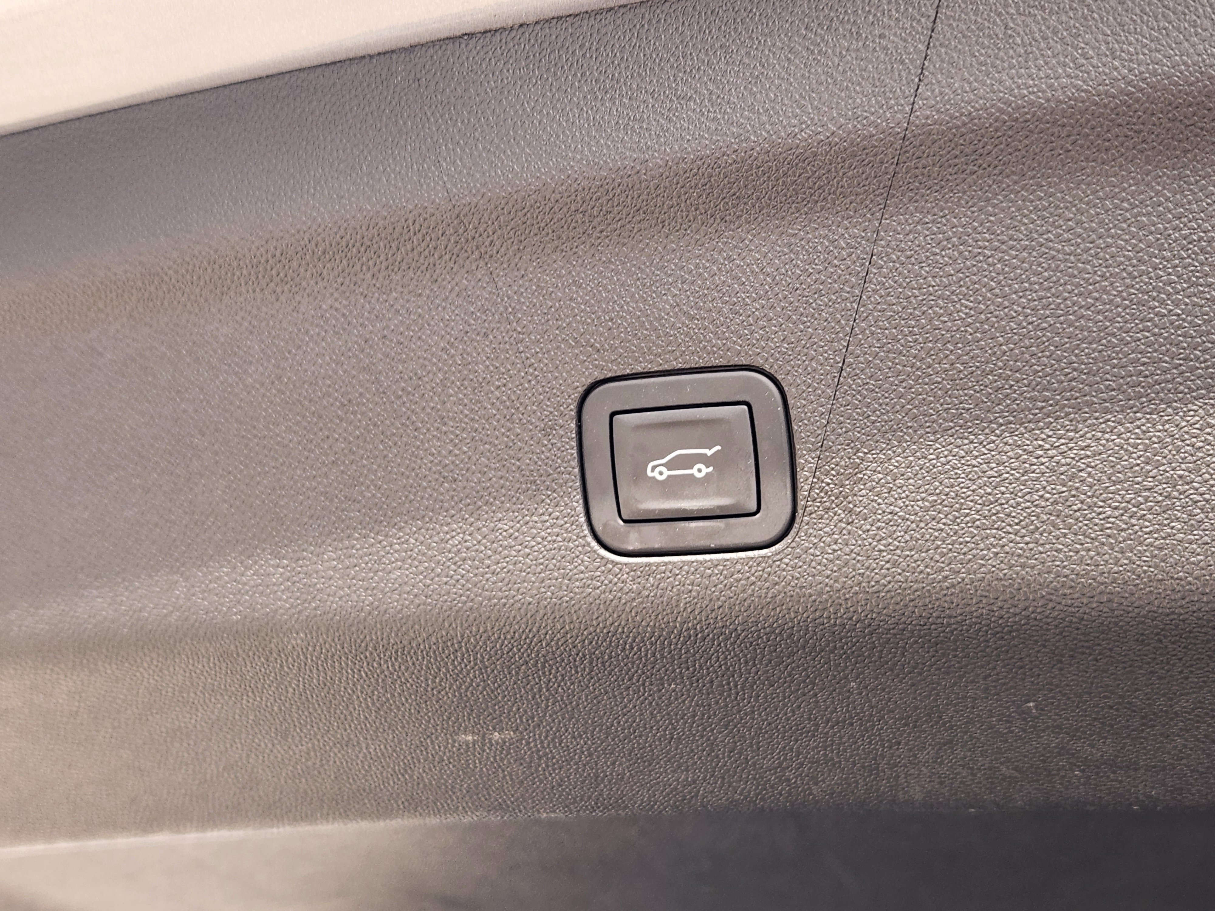 Used 2025 Cadillac Escalade Sport Platinum w/ LPO, Floor Liner Package image 37