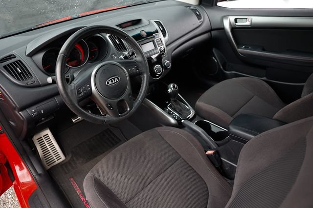 Used 2011 Kia Forte Koup SX FWD image 6