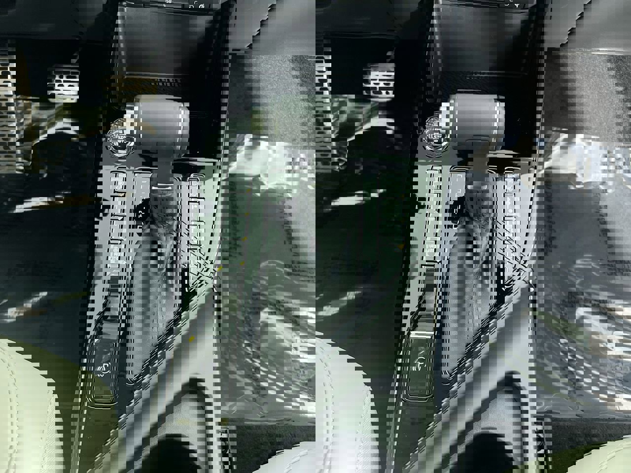 Certified 2025 Kia Niro EX Touring image 23