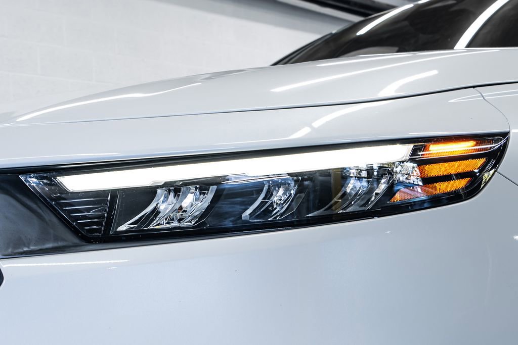 Used 2023 Honda Accord EX image 9