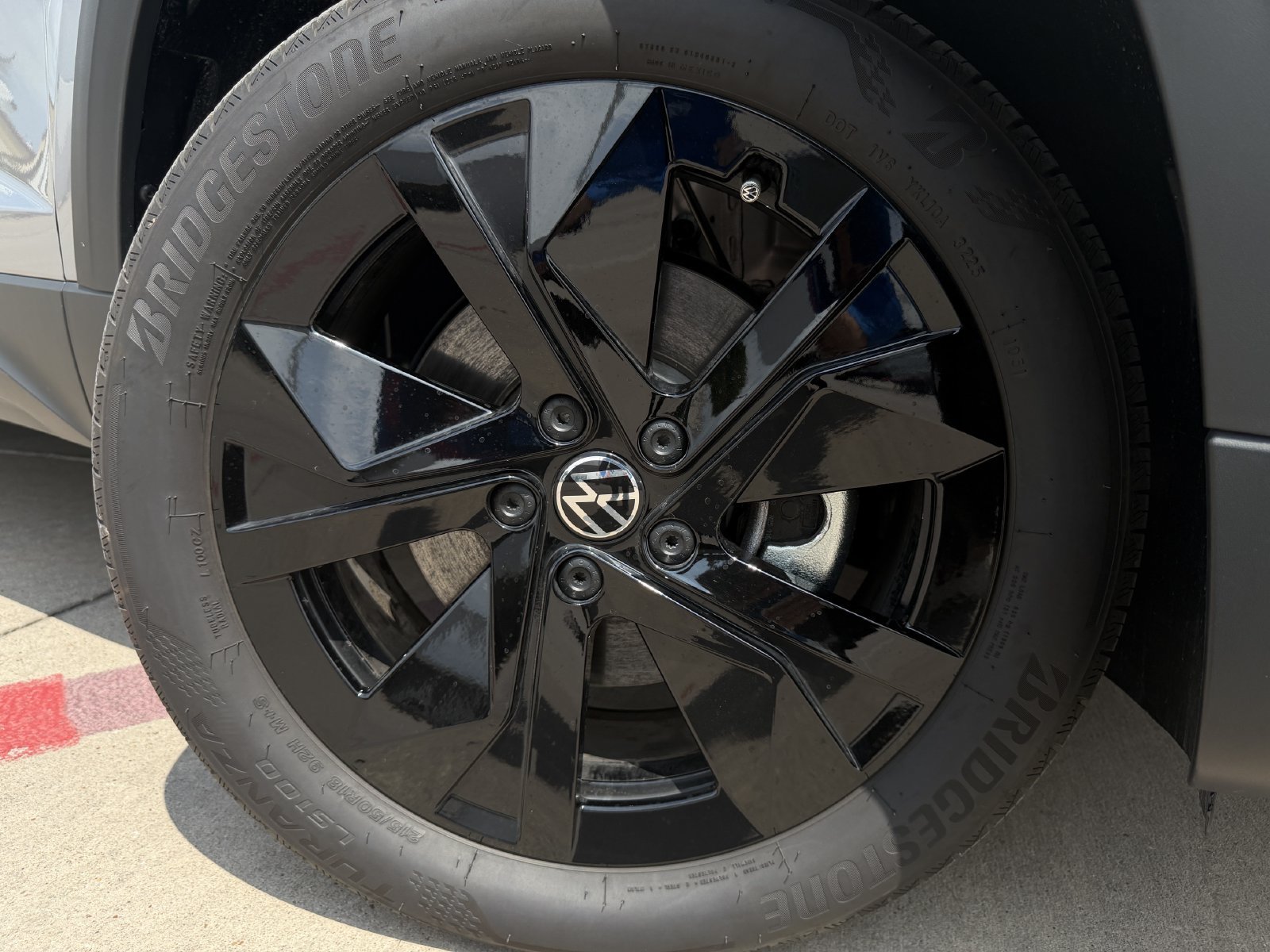New 2026 Volkswagen Taos SE FWD image 10