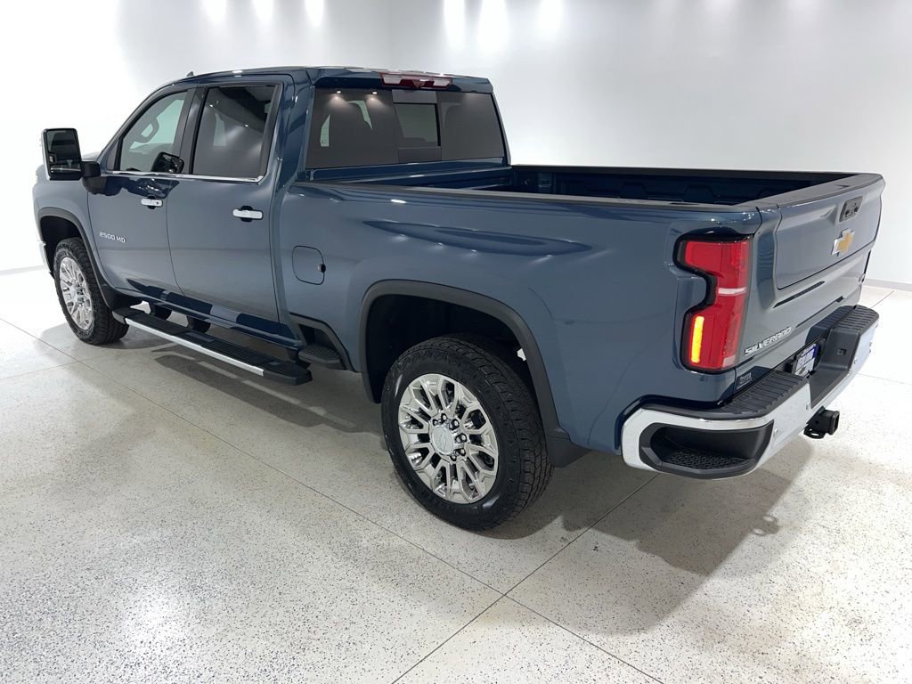 Used 2025 Chevrolet Silverado 2500 LTZ w/ LTZ Premium Package image 3