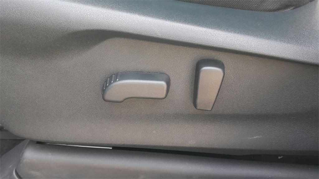 Used 2023 Subaru Ascent Premium w/ Convenience Package image 18