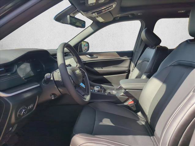 Used 2026 Jeep Grand Cherokee Limited AWD/4WD image 3