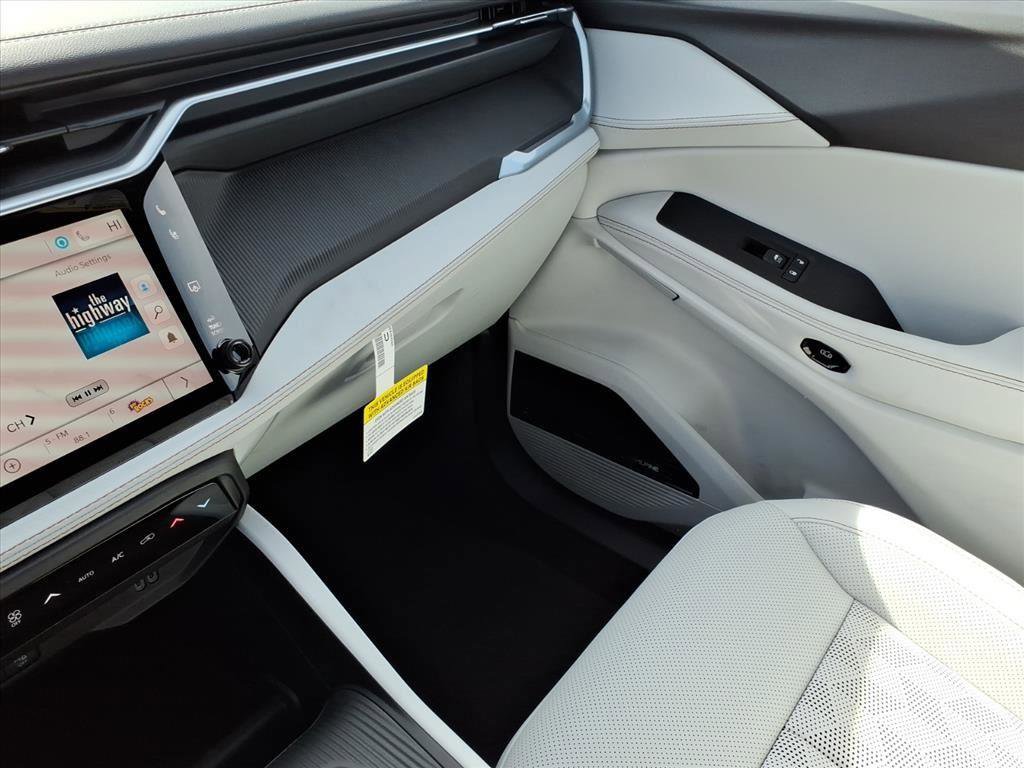 New 2026 Jeep Cherokee Overland image 17