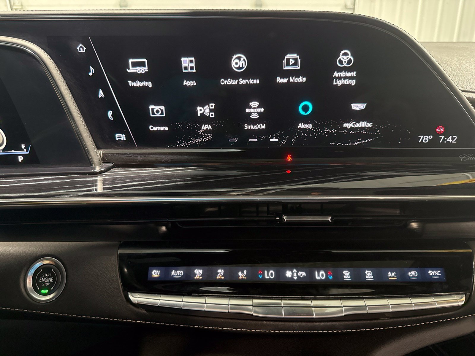Used 2021 Cadillac Escalade Sport w/ Driver Assist Tech Package AWD/4WD image 38