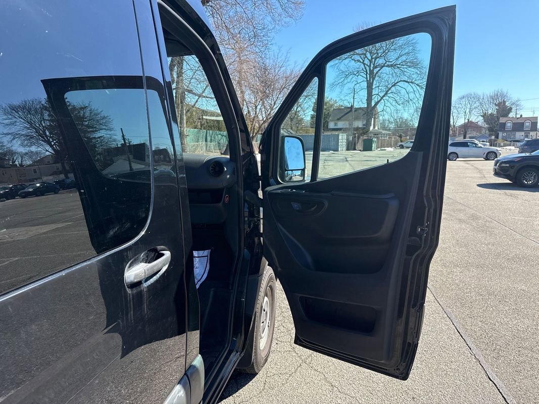 Used 2019 Mercedes-Benz Sprinter 2500 w/ Driver Convenience Package image 18