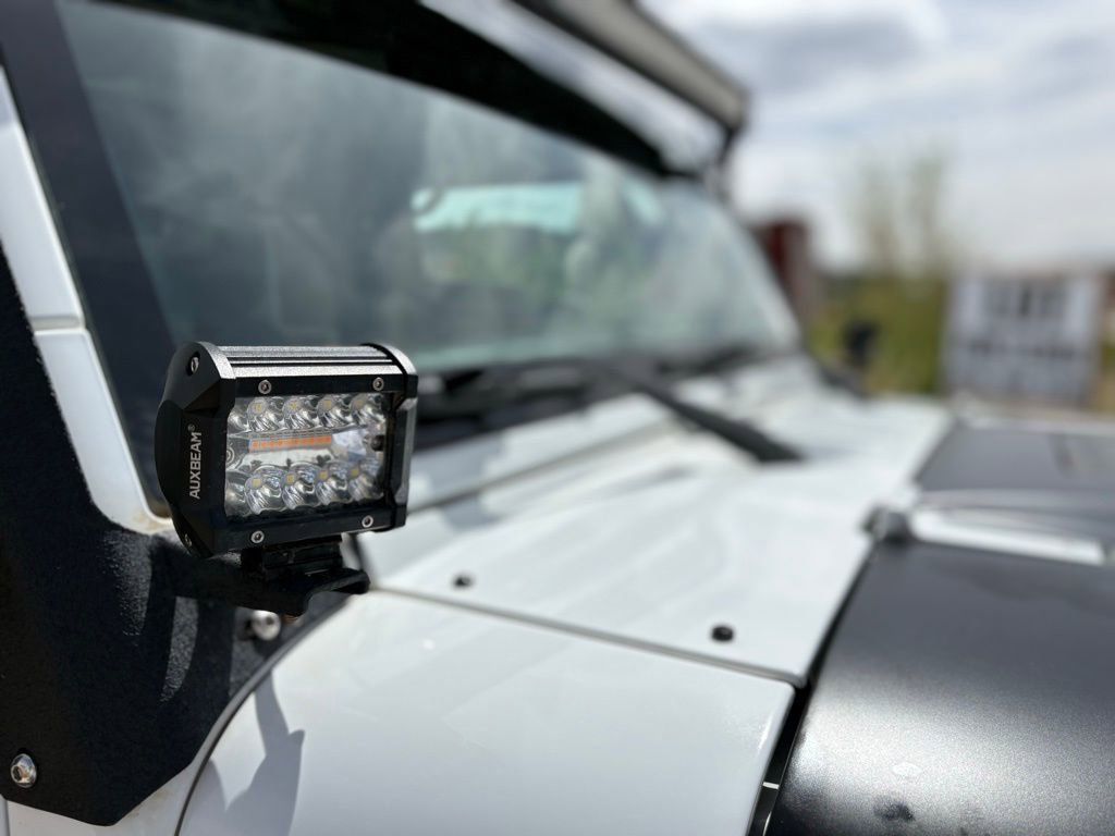 Used 2016 Jeep Wrangler Unlimited Sahara w/ Connectivity Group image 21