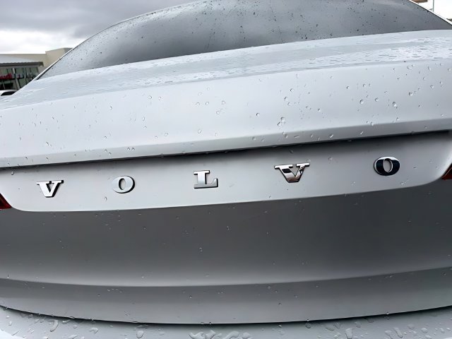 Used 2018 Volvo S90 T5 Momentum w/ Convenience Package FWD image 14