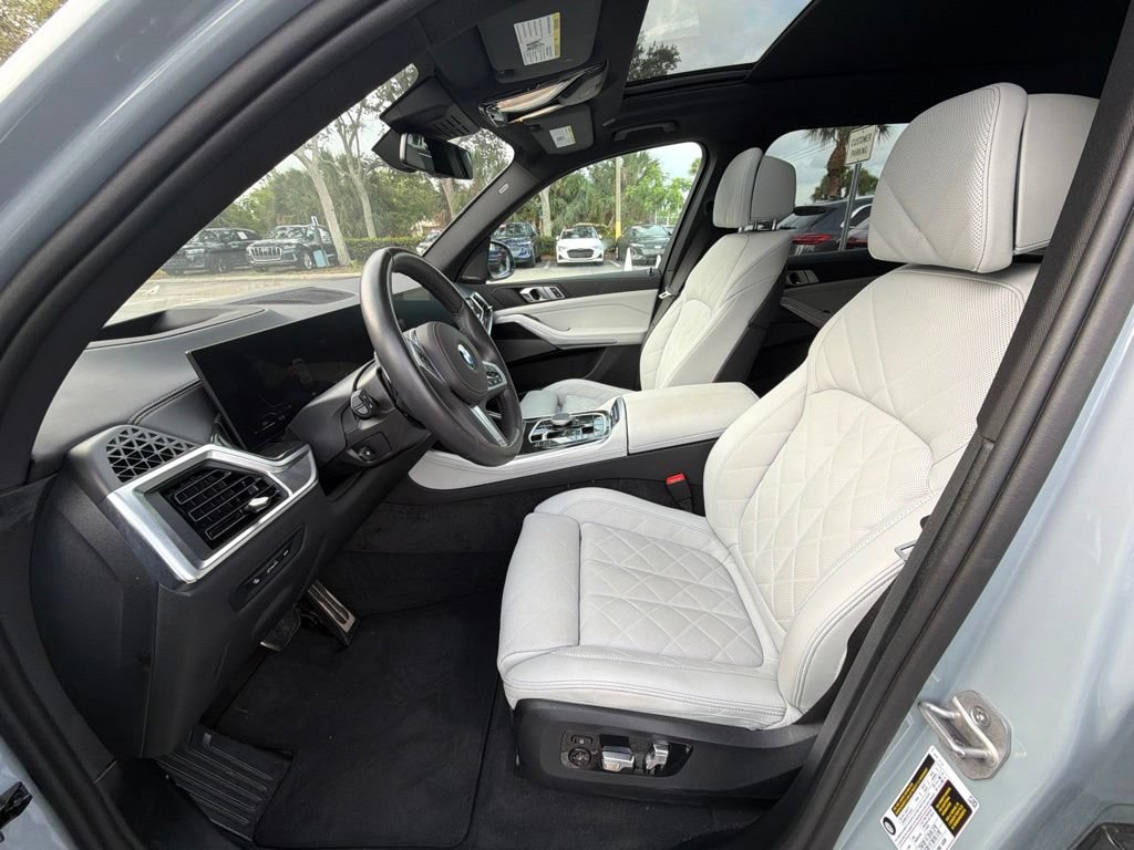 Used 2026 BMW X5 sDrive40i w/ M Sport Package RWD image 9
