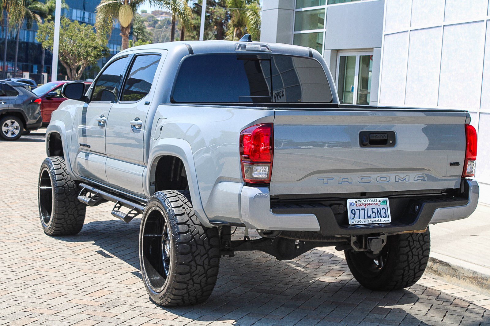 Used 2021 Toyota Tacoma SR5 RWD image 9