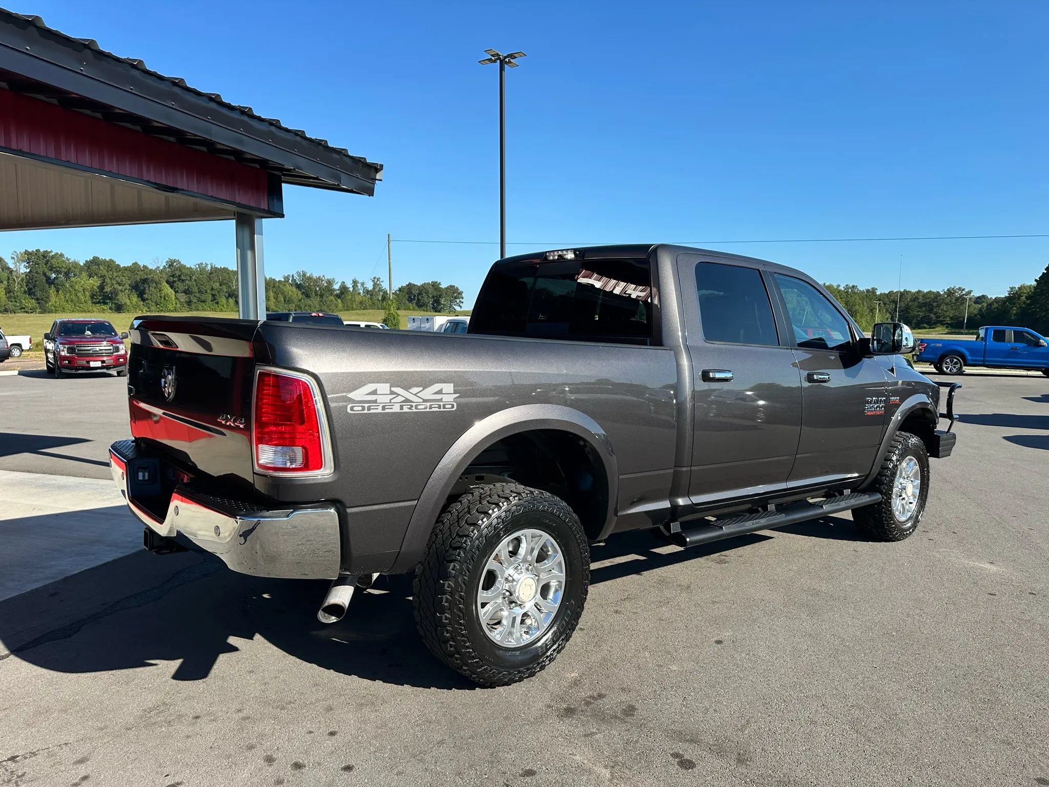 Used 2017 RAM 2500 Laramie AWD/4WD image 3