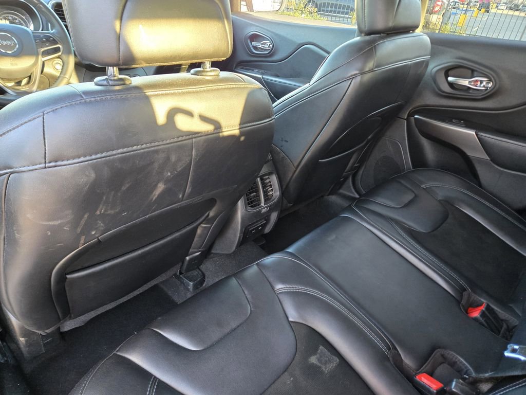 Used 2020 Jeep Cherokee Latitude Plus image 20