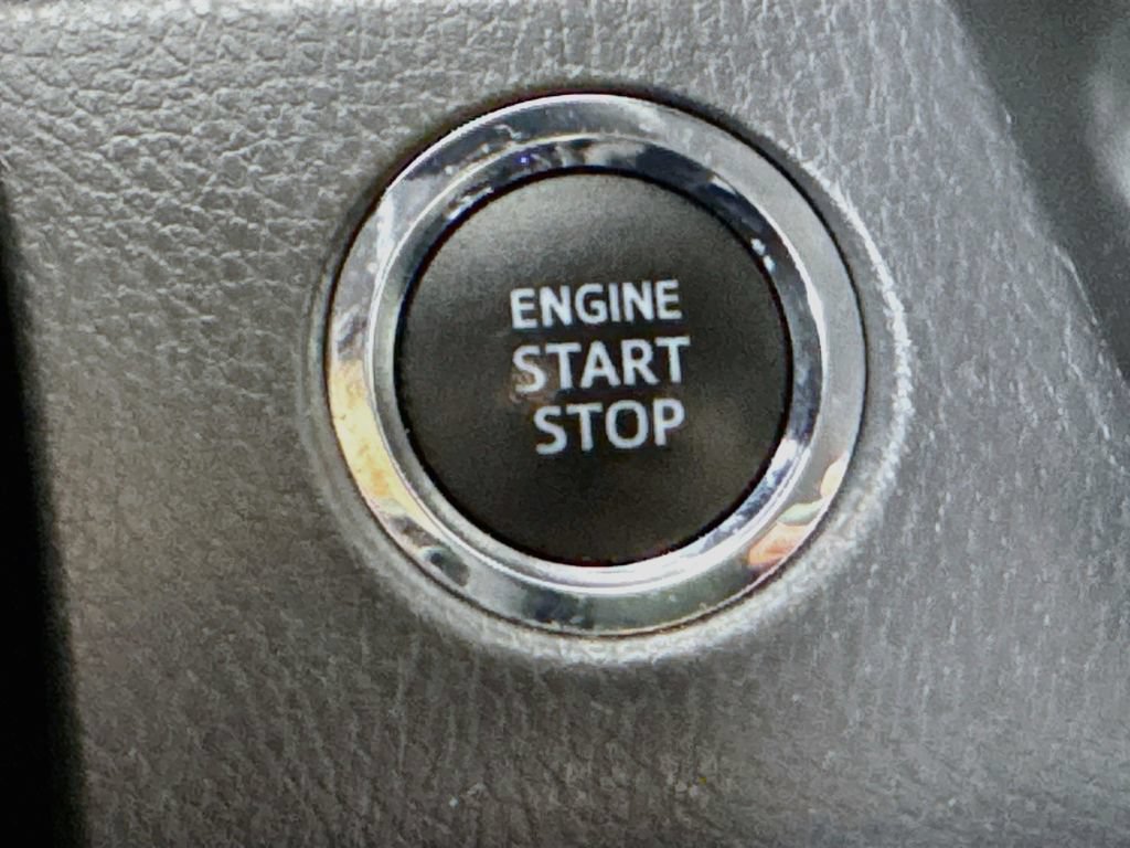 Used 2021 Toyota Camry XLE FWD image 19