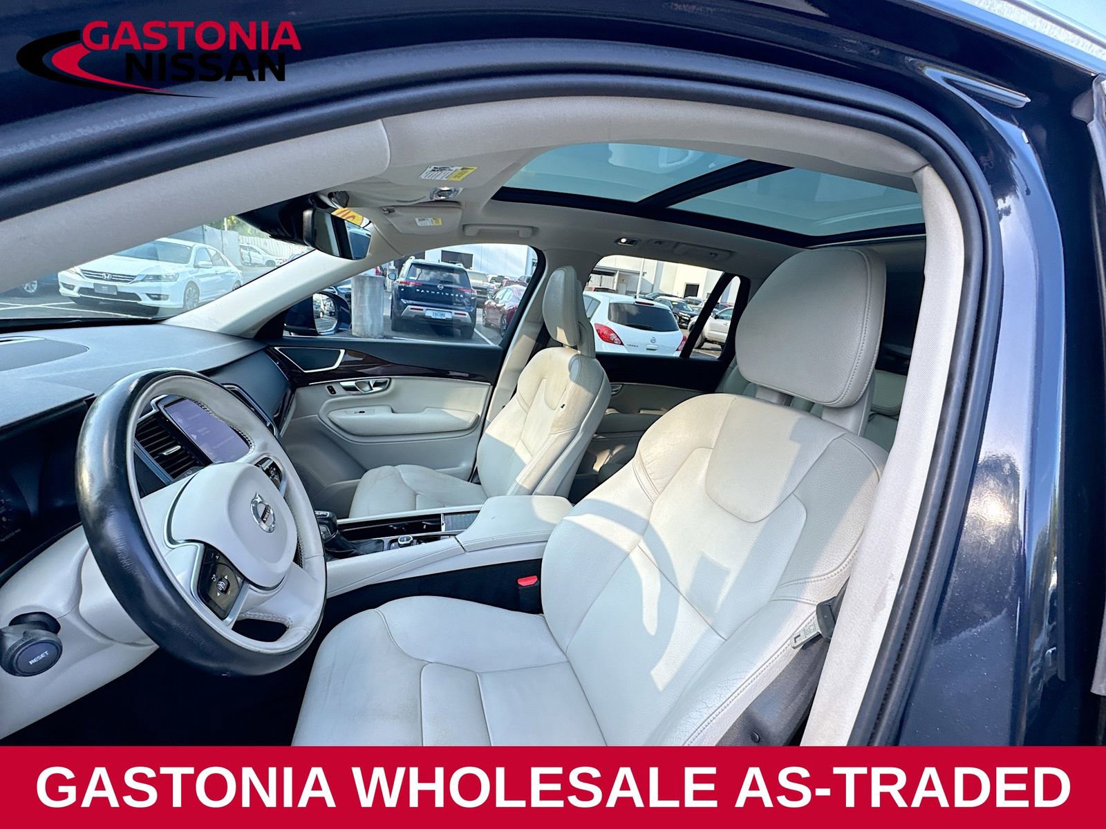 Used 2016 Volvo XC90 T6 Momentum w/ Momentum Plus Package image 21