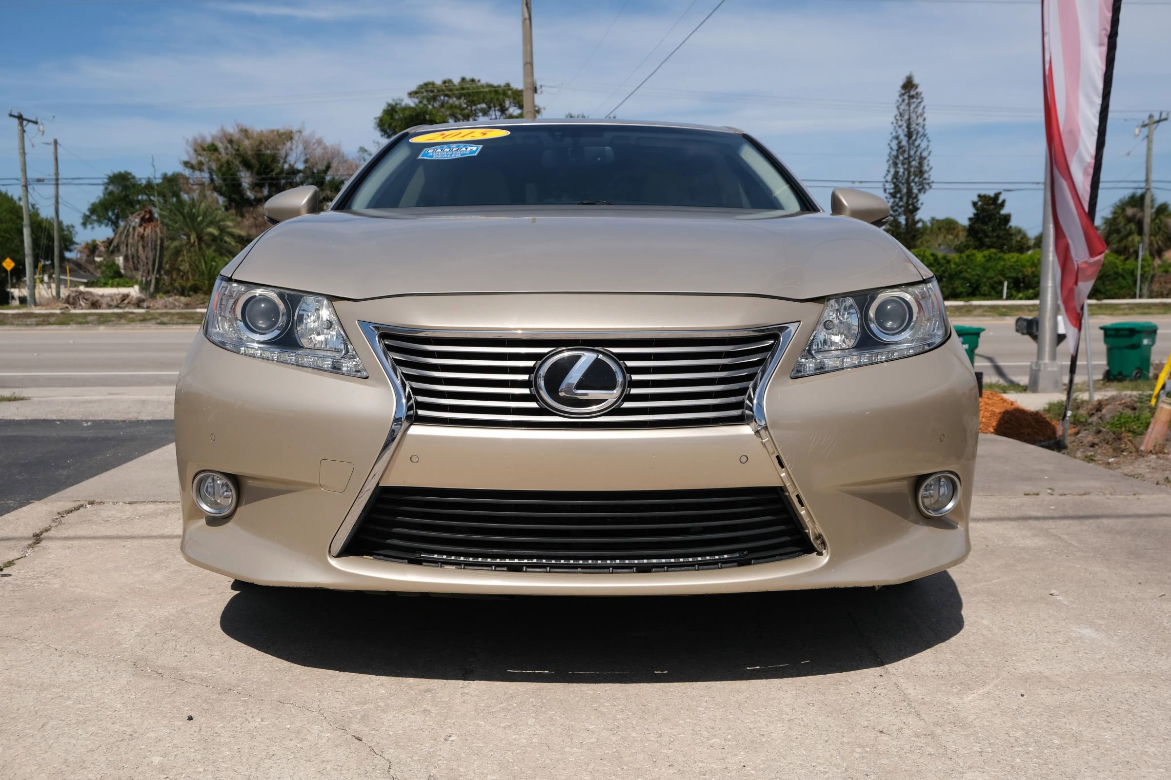 Used 2015 Lexus ES 350 w/ Premium Package FWD image 2